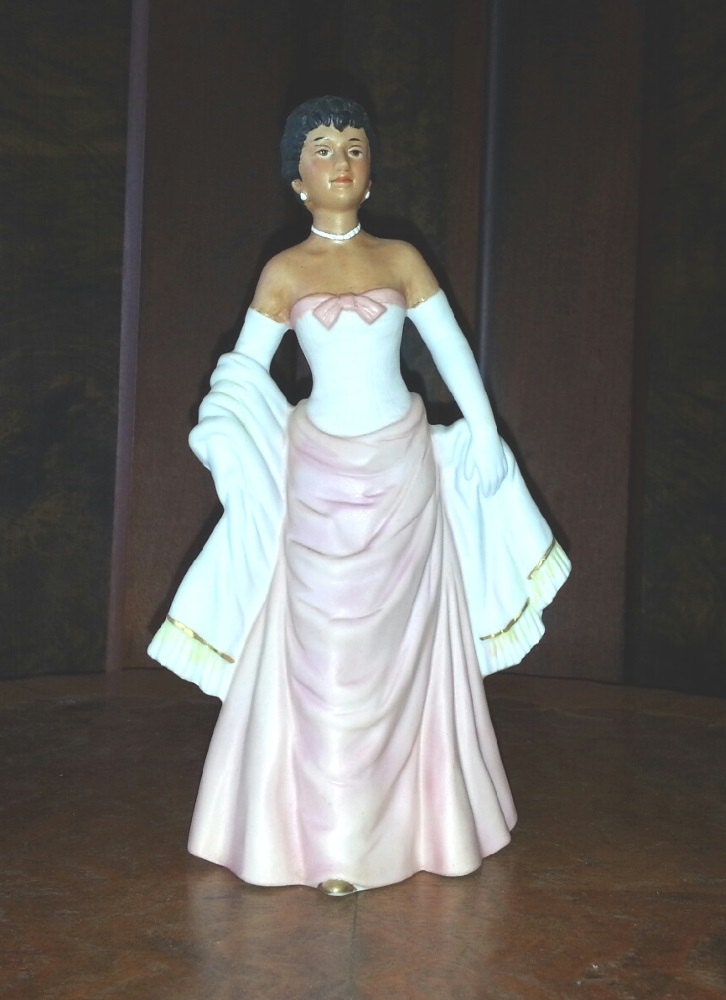 Homco Home Interiors Fancy Lady Figurine by collectingmemories