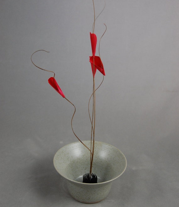 Vase Ikebana Style Bud Vase in Speckled Green by moonstarpottery