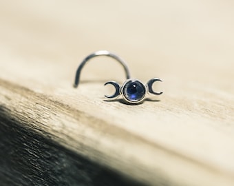Mystic Moon Phase Nose Stud Featuring a Labradorite with a Stunning Flash (3mm Cabochon)