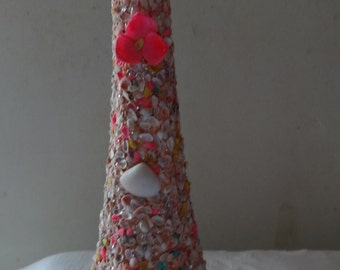 Vintage shell-encrusted shell craft flower vase