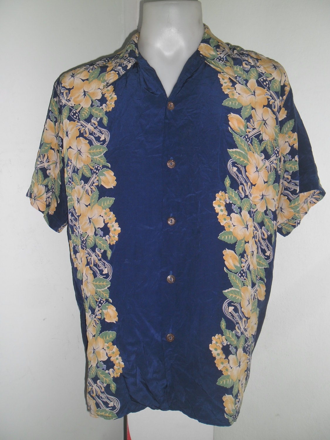 Fantastic AVANTI Hawaiian Blue Silk Shirt Design by VINTAGESDUKE