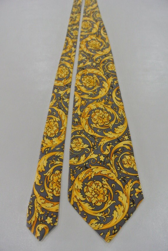 Authentic Gianni Versace Gold Floral Vector Silk Necktie E