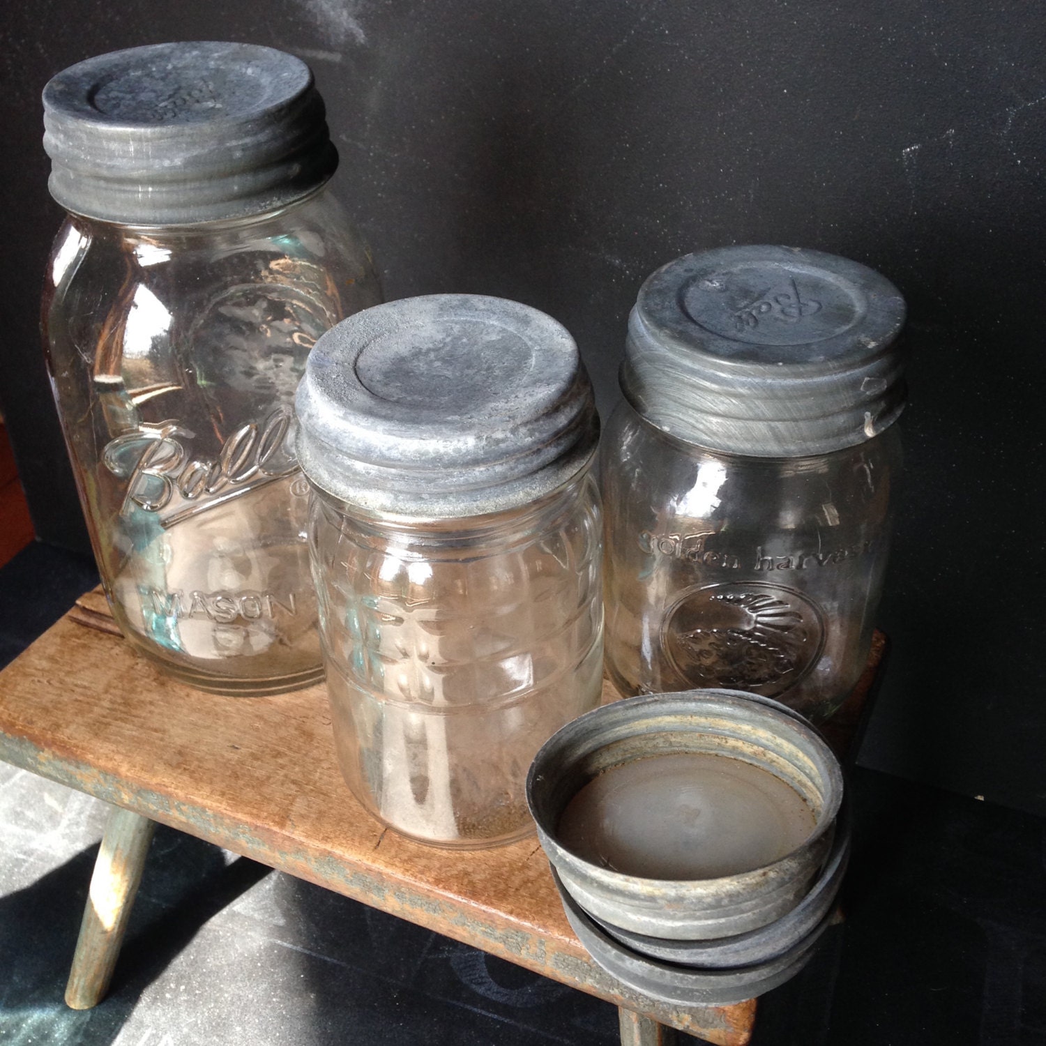 One zinc and porcelain mason ball canning jar lids fits