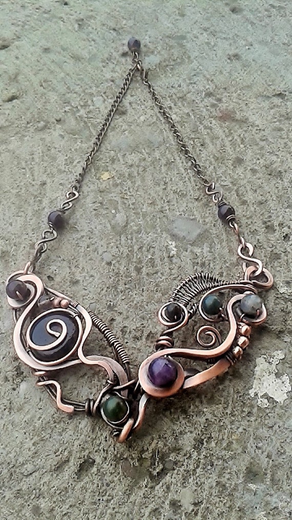 Copper necklaceHandmade copper wire necklace with natural