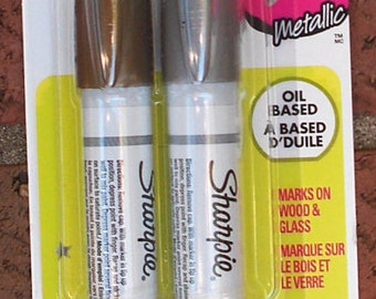 SHARPIE MARKERS OIl-based paint markers from Sharpie are permanent (1) Metallic Gold (1) Metallic Silver Xylene free formula 1A1C-E