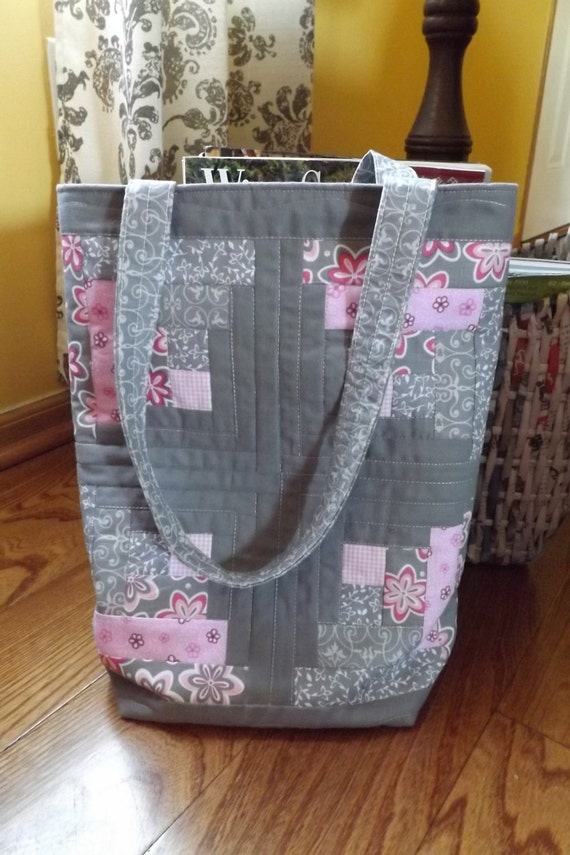 Quilted Tote Bag. Log Cabin Design Quilted Tote. Log Cabin Quilted ...