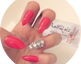 nails painted hand