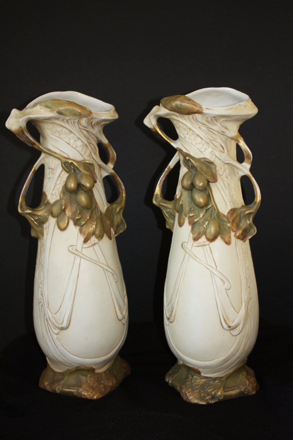 Pair of vases in porcelain Royal Dux Czechoslovakia