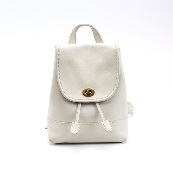 white coach classic