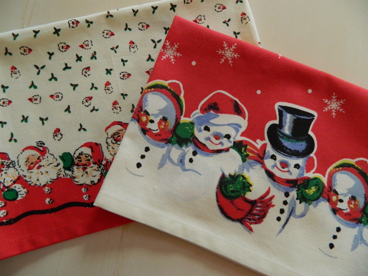 pom napkins pom with trim Towels. Santa & Snowmen BabyGigglesOnline Christmas Towel by Set.