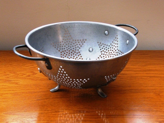 Vintage Metal Colander Strainer by OwlShop on Etsy