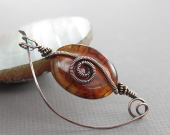 Shawl pin or scarf pin in solid copper with honey brown scale agate - Agate pin - Stone pin - Fibula - Metal brooch - SP031