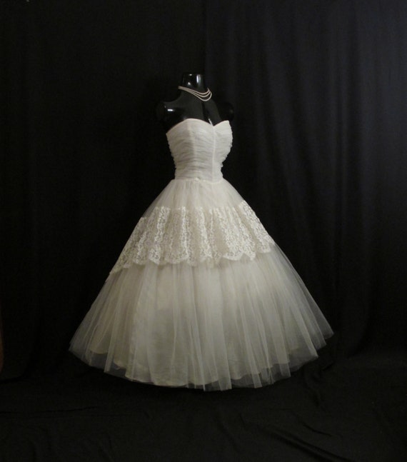 Vintage 50's 50s STRAPLESS Bombshell White Tulle