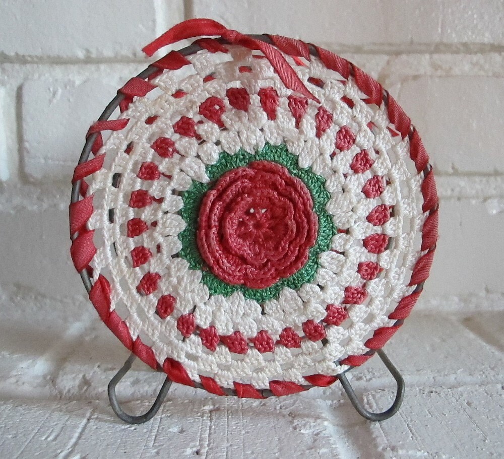 Vintage Crochet Doily Napkin Holder