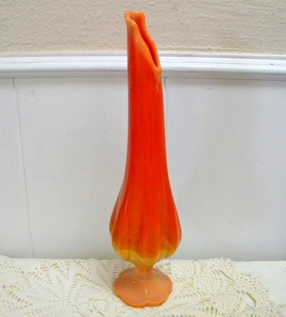 L E Smith bittersweet pedestal swung vase midcentury vintage