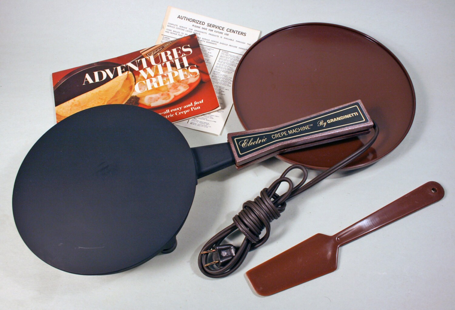 Vintage Electric Crepe Maker Machine by gentlefinds