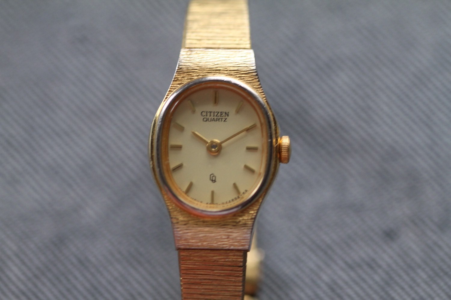 vintage ladies citizen quartz watch