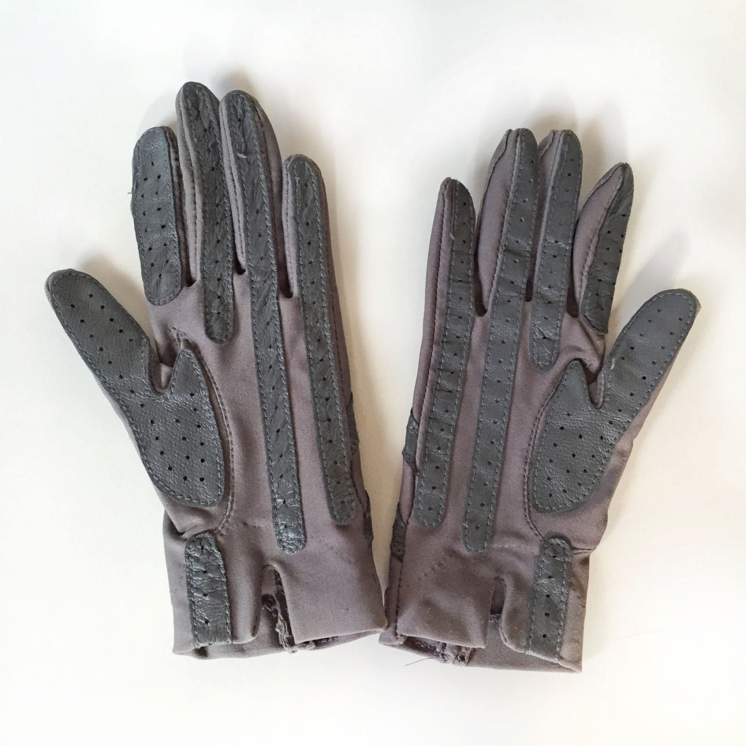 Isotoner Gloves Grey 80s Vintage