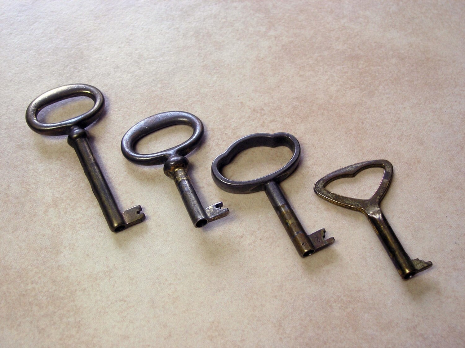 Vintage Decorative Key Set, 4 Retro Furniture Keys, Collectible Keys