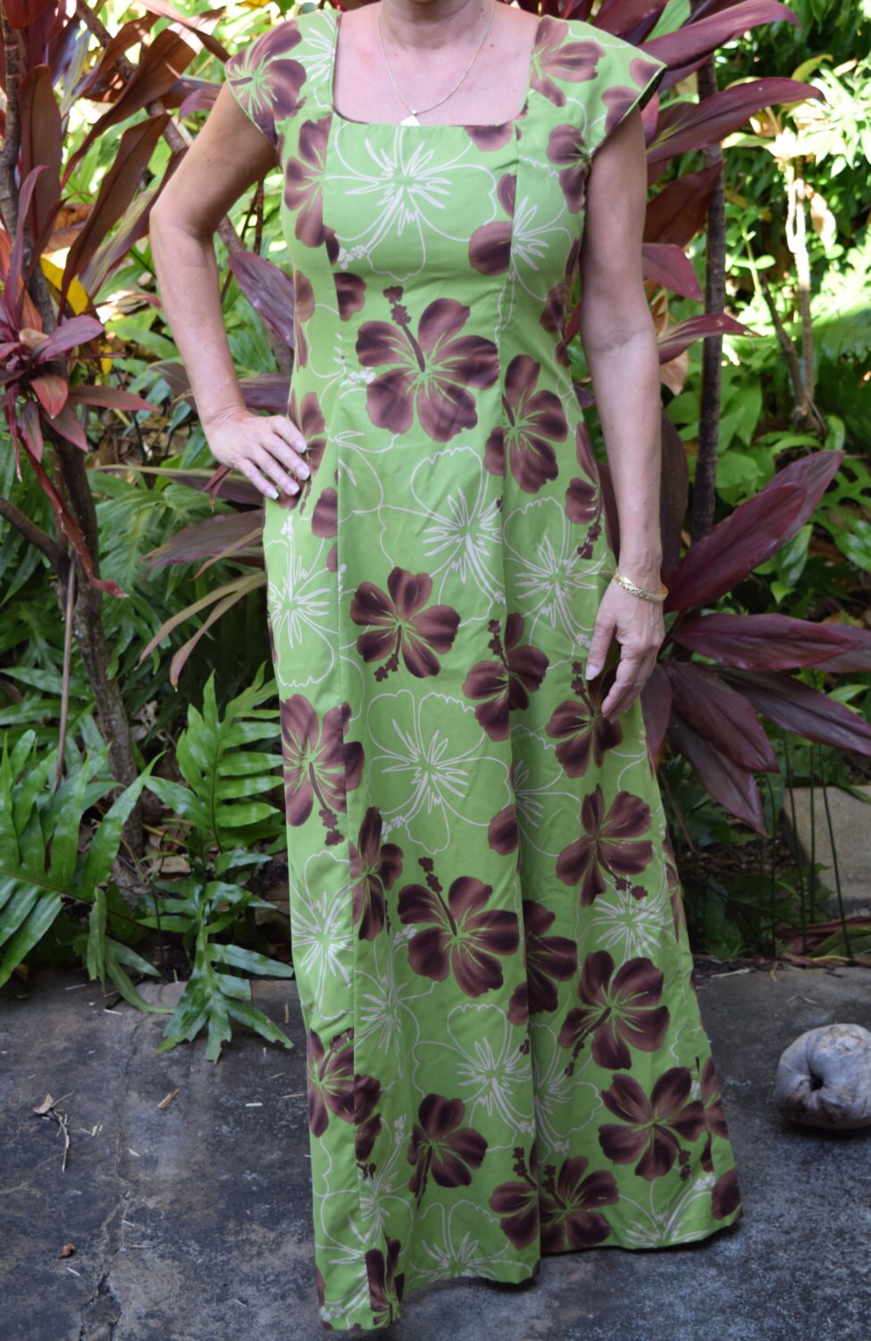 Absolutely lovely Mamo Howell made in Hawaii muu muu / maxi