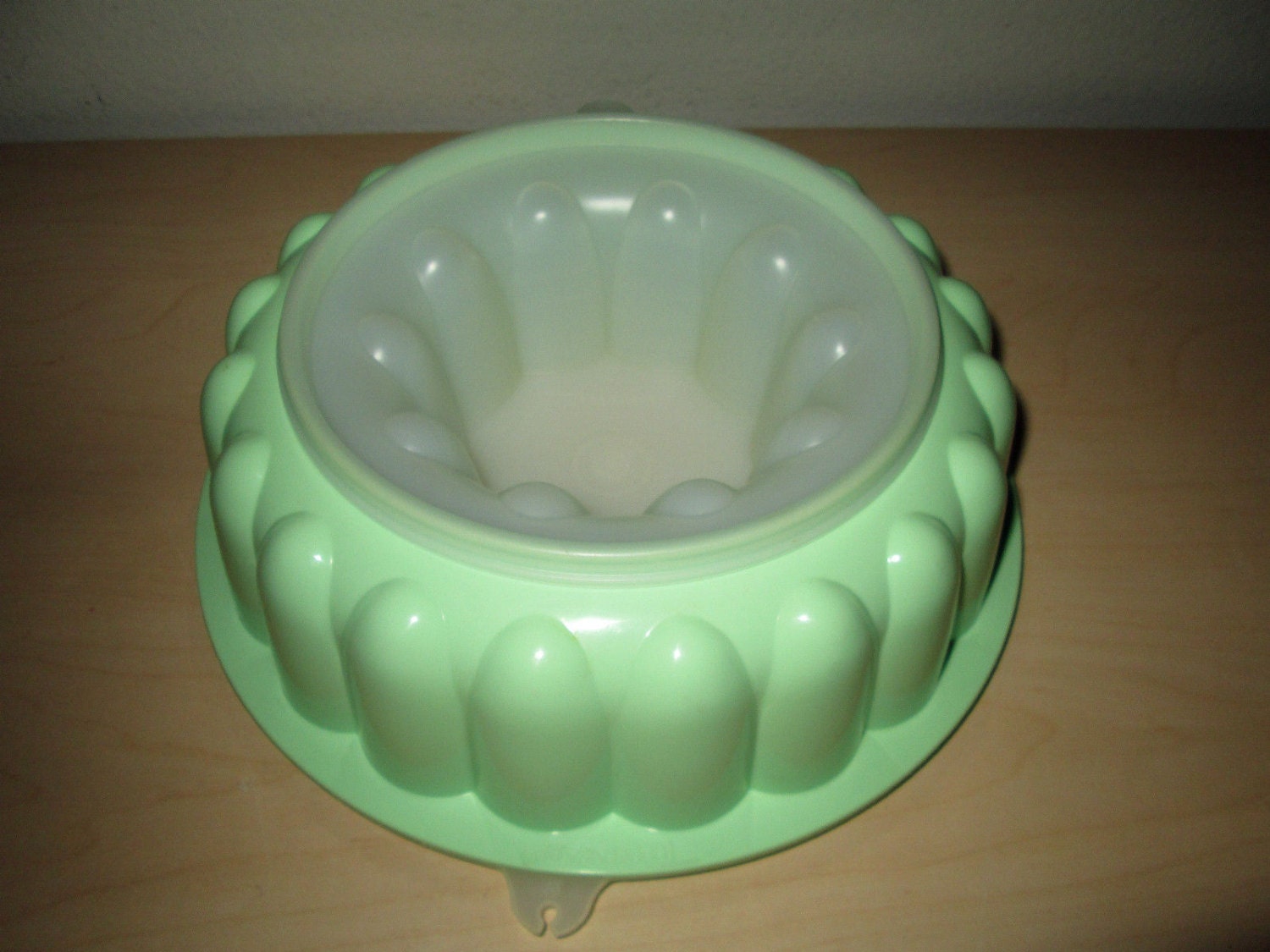 Vintage Tupperware Large Jello Mold 3 pc set pastel green with