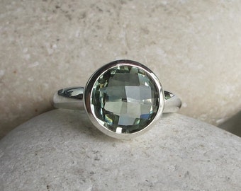 Simple Amethyst Ring- Classic Green Amethyst Ring- Round Amethyst Ring- Green Stackable Ring- February Birthstone Ring- Sterling Silver Ring