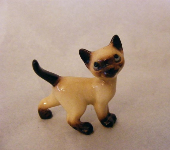 Vtg Siamese CAT Running Figurine Miniature Hagen by linsvintage