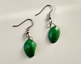 Pistachio Shell Earrings - Emerald Green - Recycled & Repurposed Jewelry