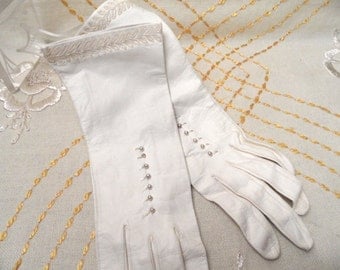 White, decorated, unlined long leather gloves / very soft, size 6, Western Germany, washable / white wedding / 10.5 inch