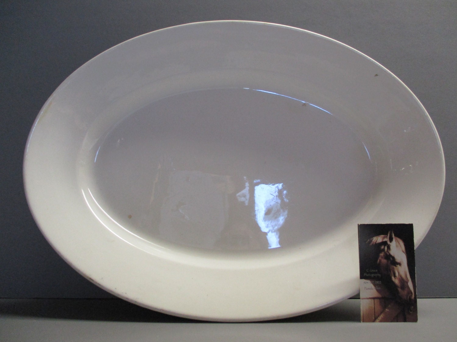 English stoneware / aged stoneware platter / stoneware platter / white