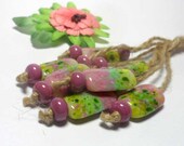 Lampwork.Glass bead handmade.Organics 59.Beads pink,green.