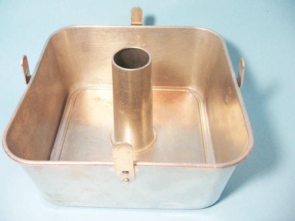 Aluminum Square Angel Food Tube Pan by Comet by RoseArborVintage