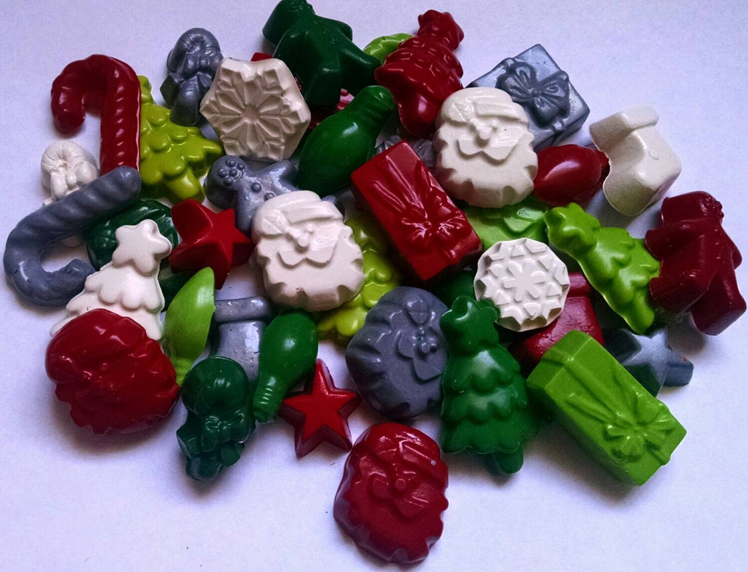 Christmas/holiday crayons in festive colors set of 20