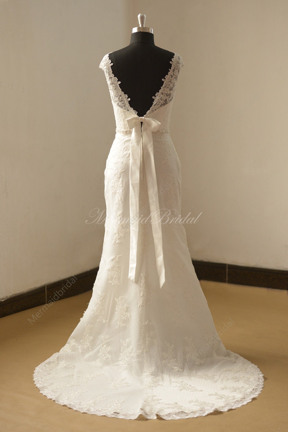 Open back Fit and flare Vintage lace Wedding dress with