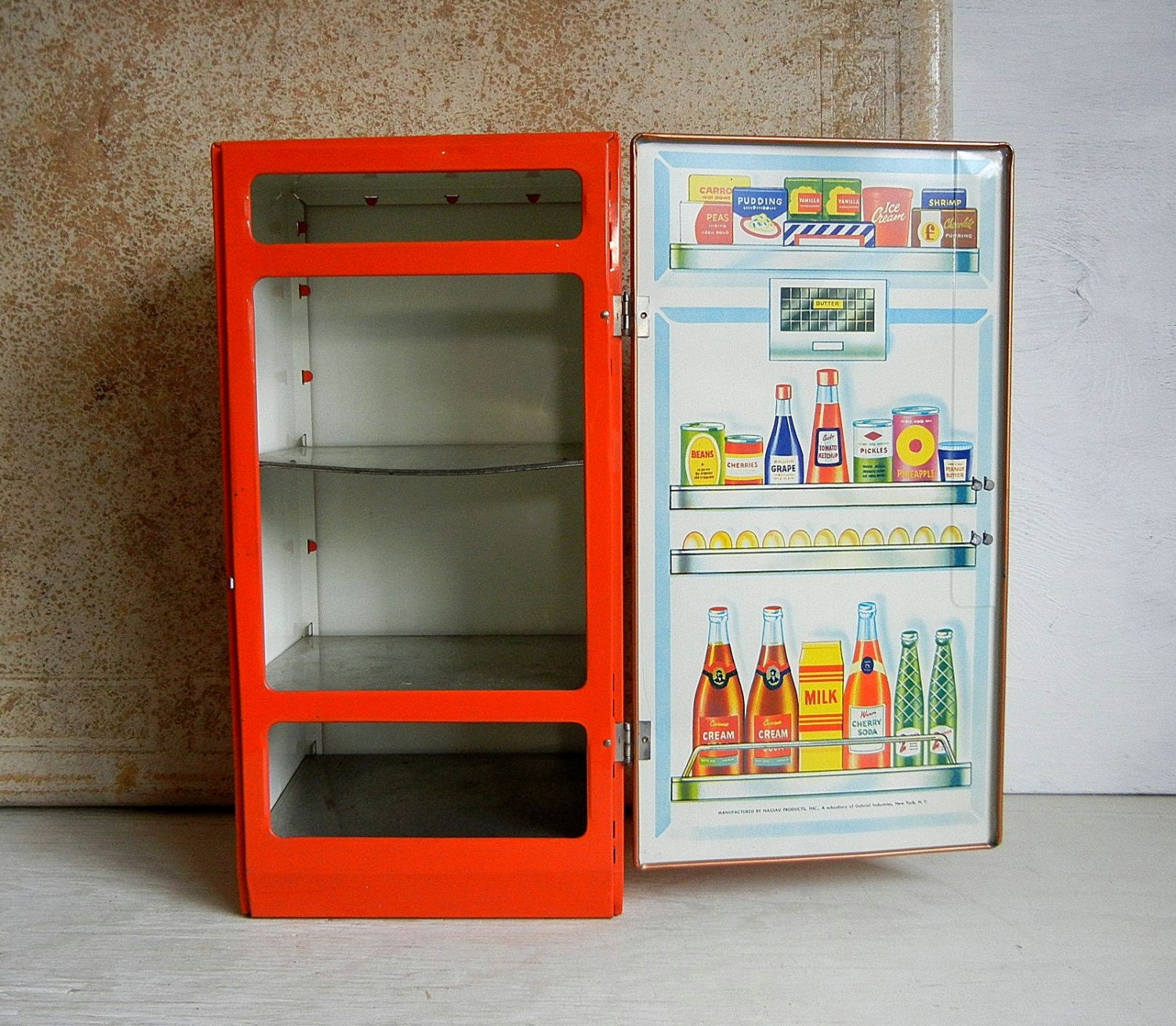 toy kitchen with refrigerator
