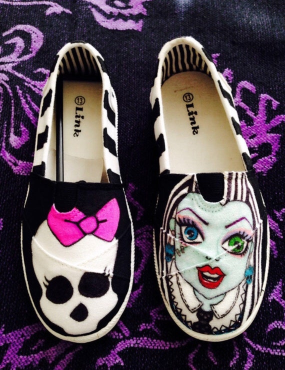 monster high pink shoes