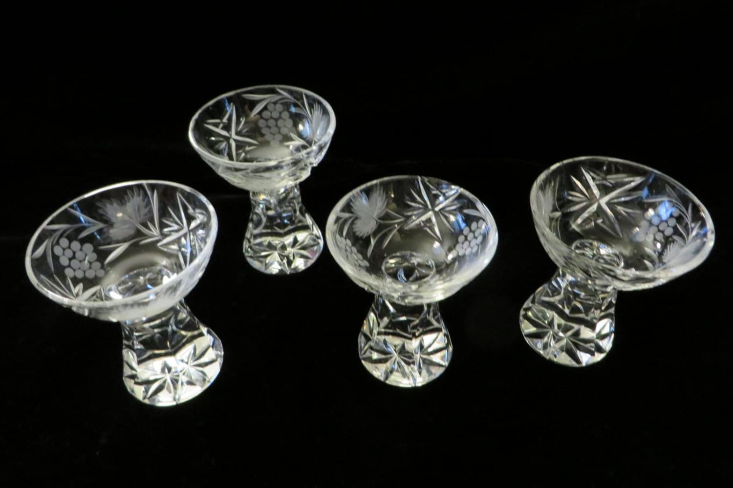 Set of 4 Small Cordial or Liqueur Glasses // Unique Shape
