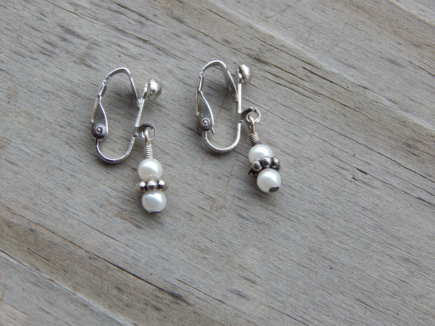 White Pearl Clip On Earrings White Pearl Beaded by Sapphire107