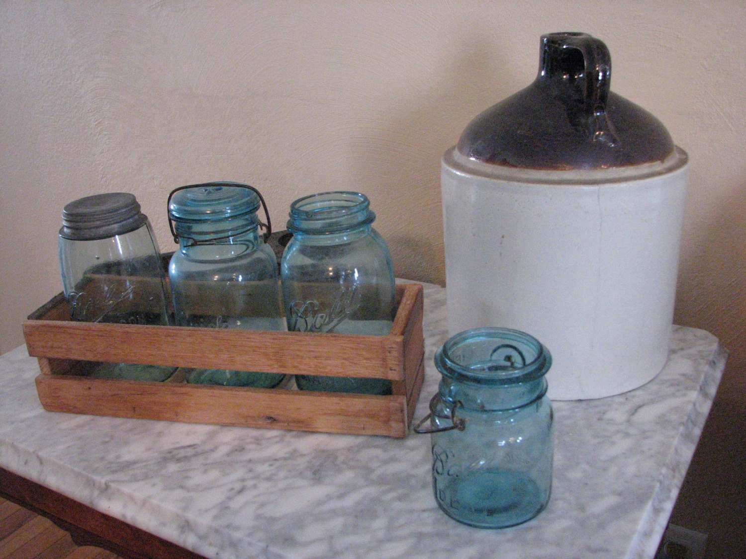 Rustic Mason Jar Crate