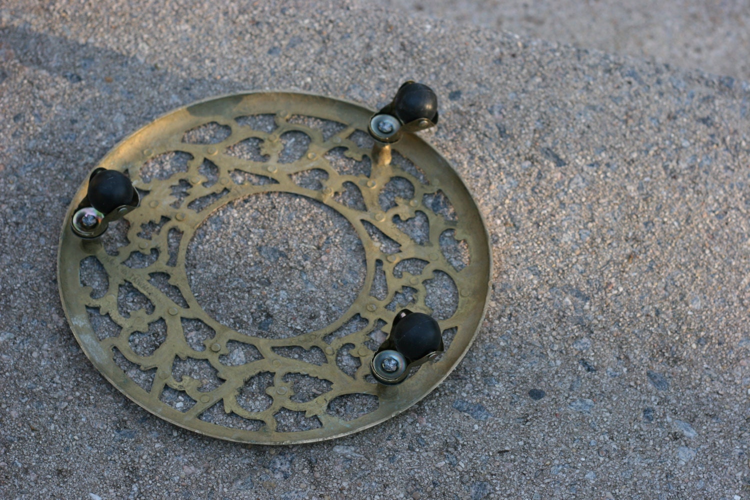 Vintage Brass Rolling Brass Plant Stand / Brass Plant Stand