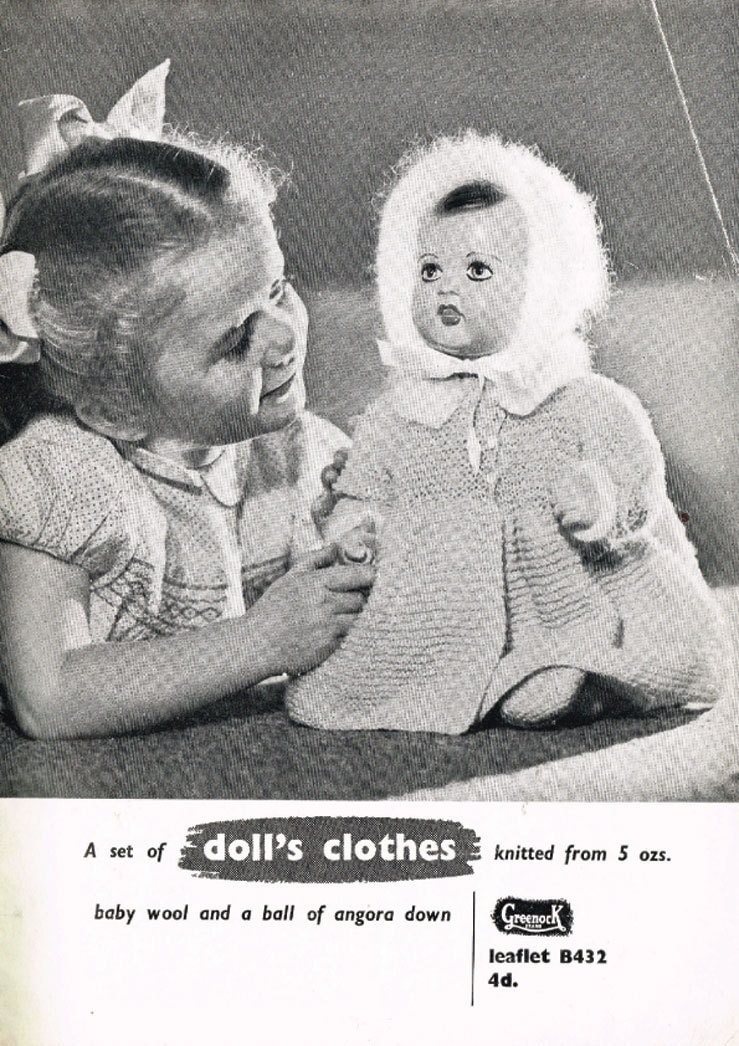 A vintage knitting pattern for a 16 inch Doll A 6 piece
