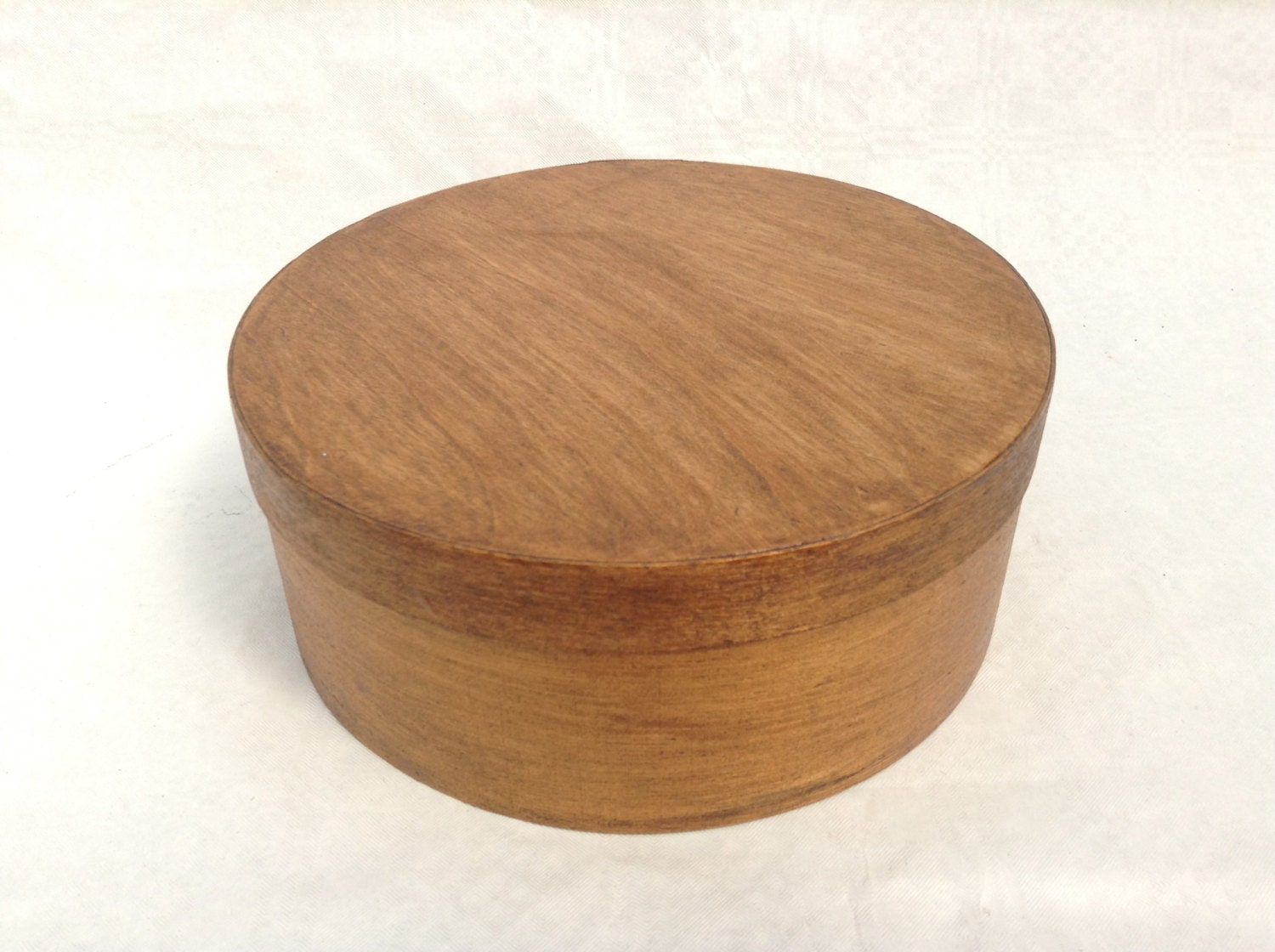 Vintage round wooden box 18 cm
