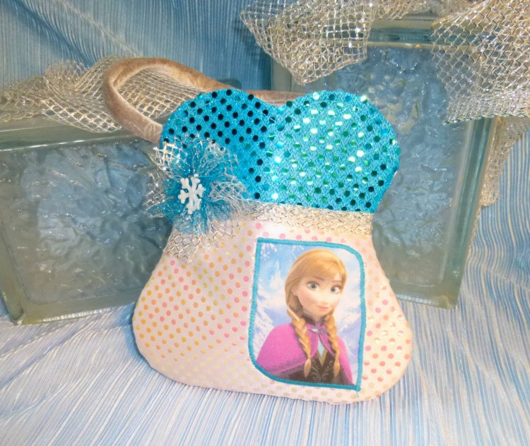 Elsa and Anna Frozen Inspired Purse by just2dangcute on Etsy