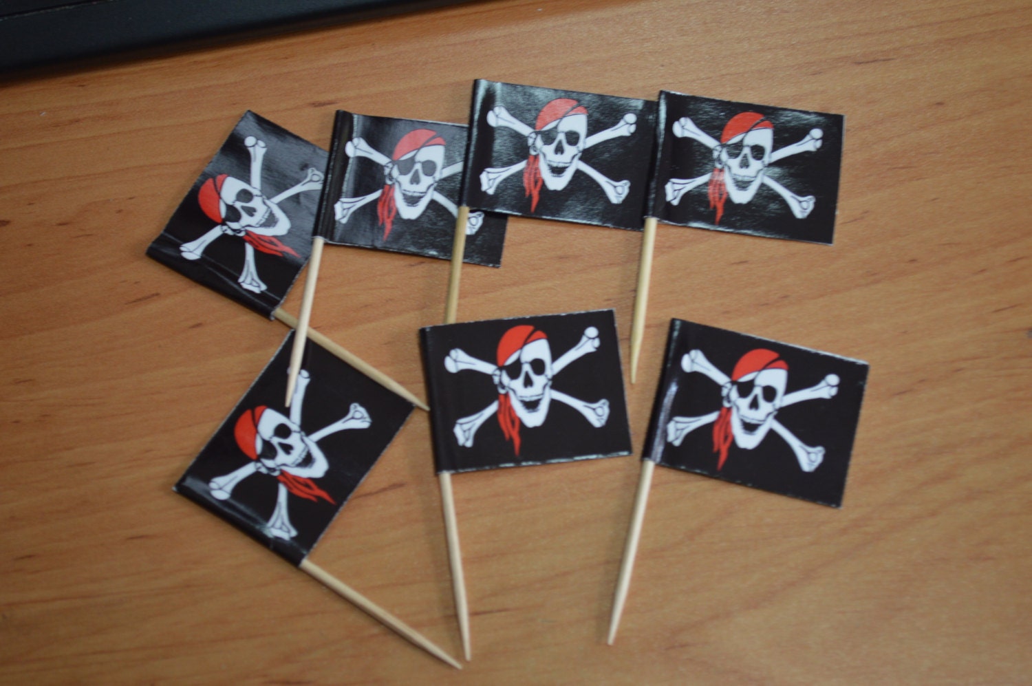 40 Pack of Pirate Flag Cupcake Toppers by GretaArt on Etsy