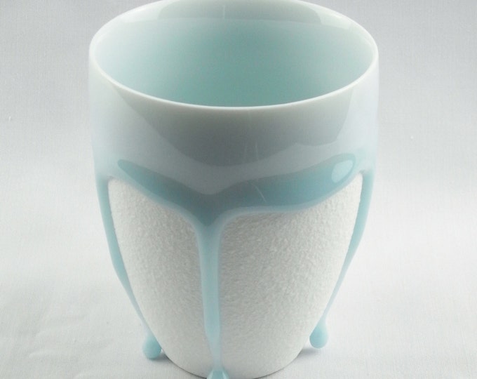 Styling of Flowing Glaze Teardrops White Beige 2 Colors Porcelain Mug