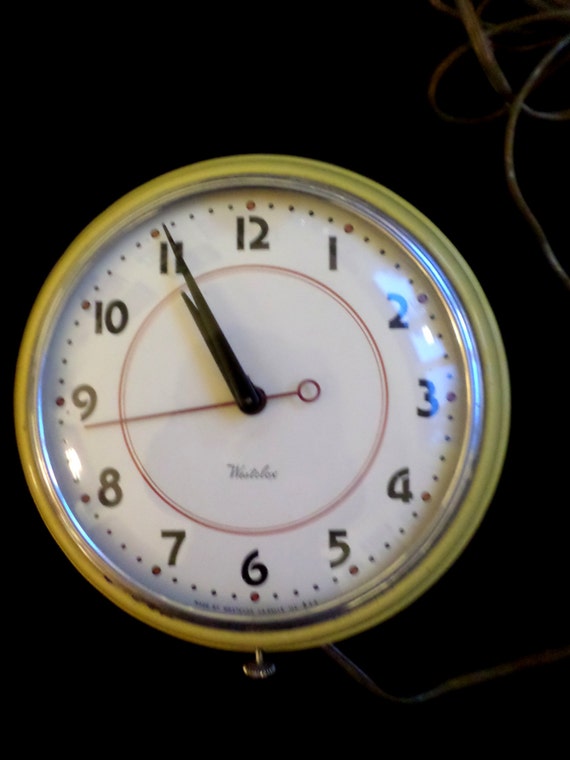Vintage Art Deco 1940's Westclox Electric Wall Clock W/