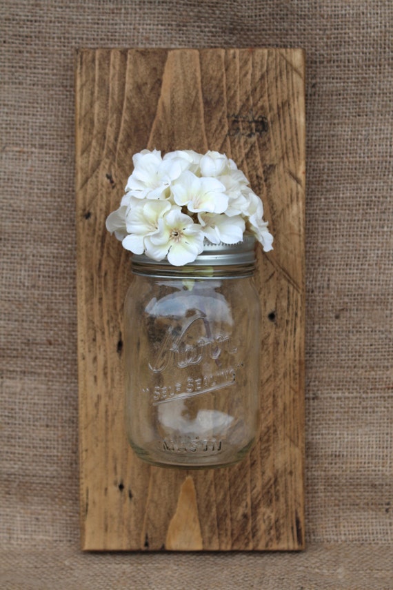 Items similar to Mason Jar Wall Vase on pallet wood (Large) on Etsy