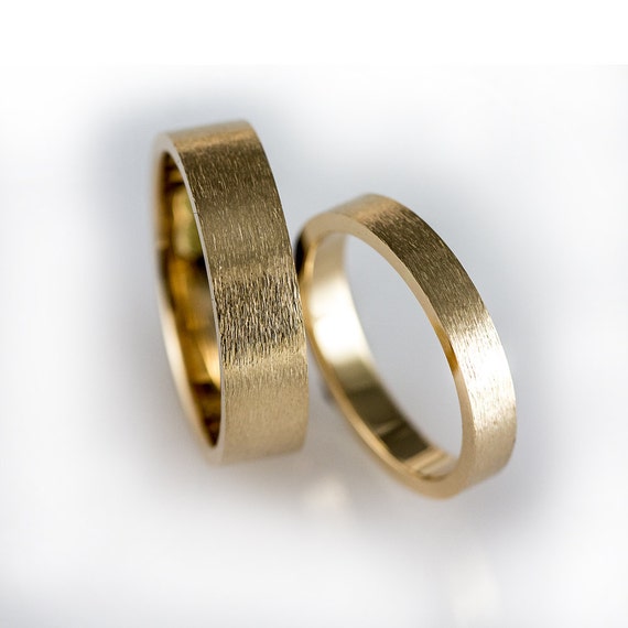 Matching wedding band set for him and her, 14K yellow gold, simple ...