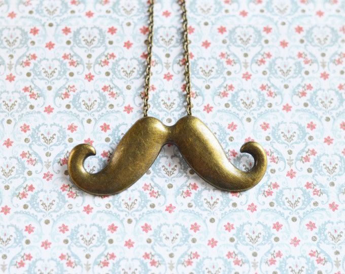 Mustache retro // Pendant necklace in metal brass // the Best Trends 2015 // Hipster, Retro, Vintage // Funny things