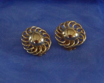 On sale! Vintage Signed Coro Button Earrings